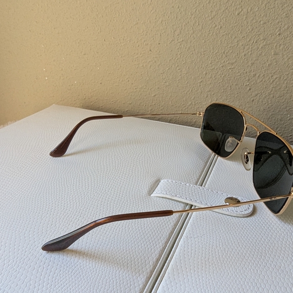 Ray-Ban Gold Aviator Sunglasses with Green Lenses - Picture 7 of 12